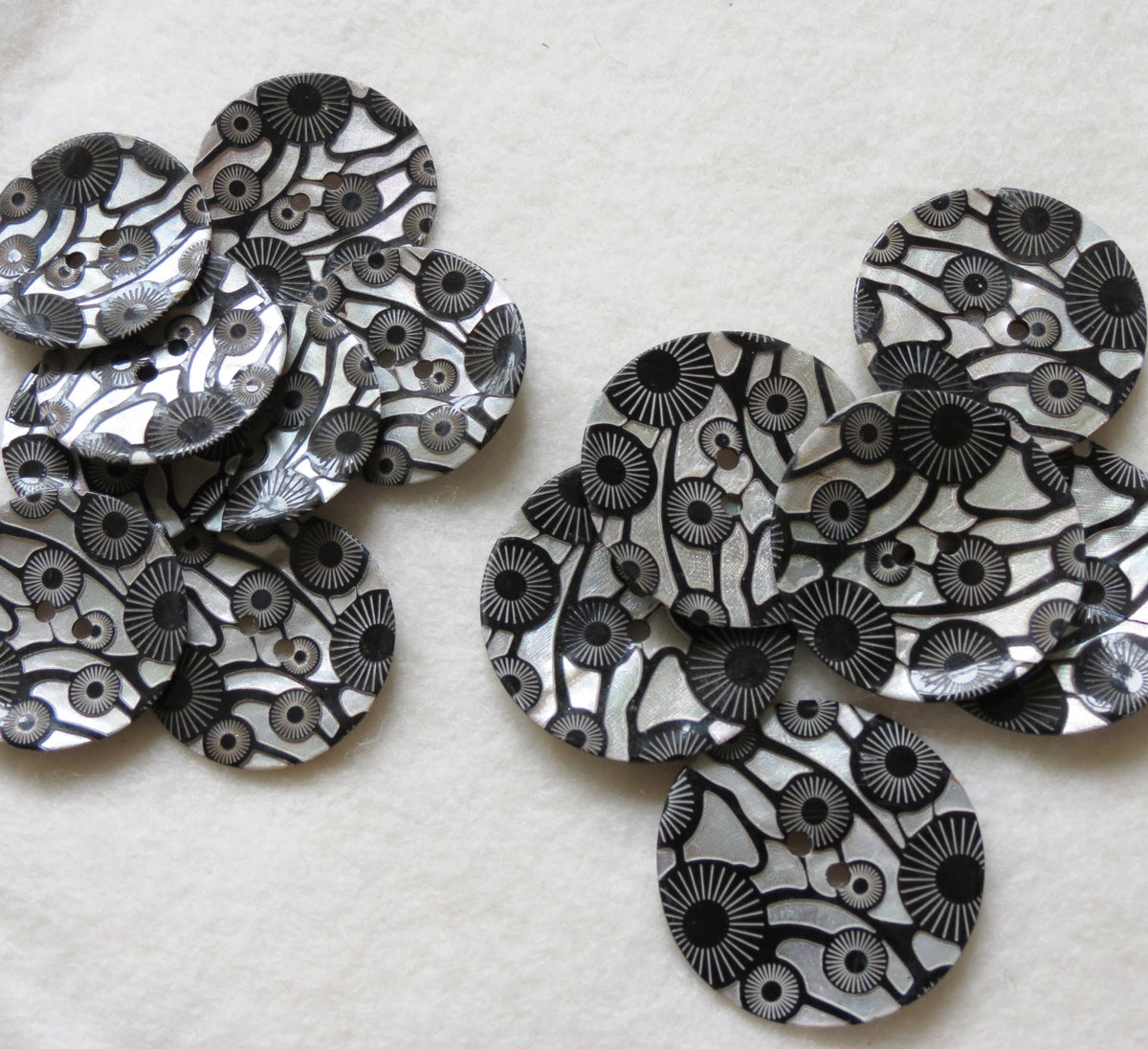 Designer Button, Italian Limited Edition Shell Buttons - Deco Black 27 ...