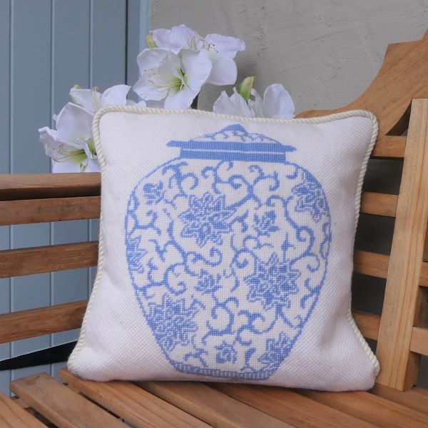 Heirloom Needlepoint Collection クッション