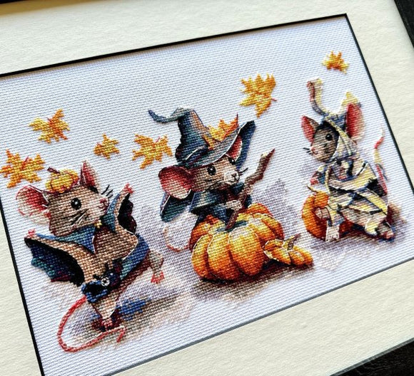 Spooky Mouse Trio Cross Stitch Kit, Riolis R2241