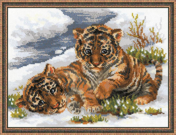 Cross Stitch Kit Tiger Cubs in the Snow, Counted Cross Stitch Kit R1564
