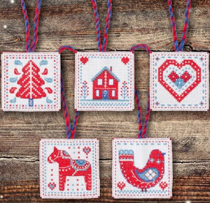 Christmas Gift Tags Cross Stitch Kit, set of 5 -Anchor AKE0016
